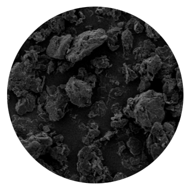 Une image au microscope électronique à balayage de graphite synthétique avec une densité apparente de 600 g/L.