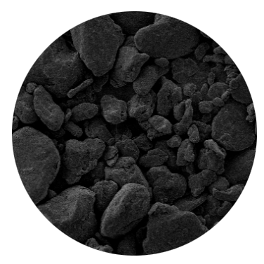 Une image au microscope électronique à balayage de graphite synthétique avec une densité apparente de 1000 g/L
